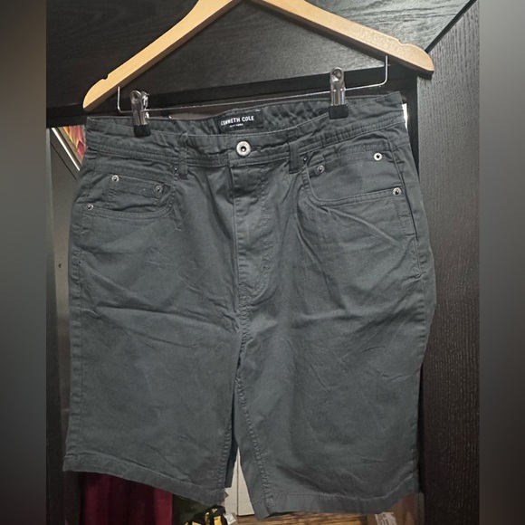 Kenneth Cole Charcoal Men's Flat Front Shorts - Picture 1 of 2